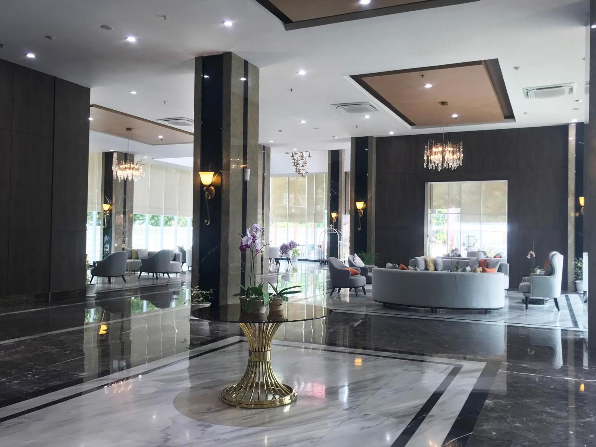 Labersa Hotel & Convention Center Samosir Sinapuran Экстерьер фото
