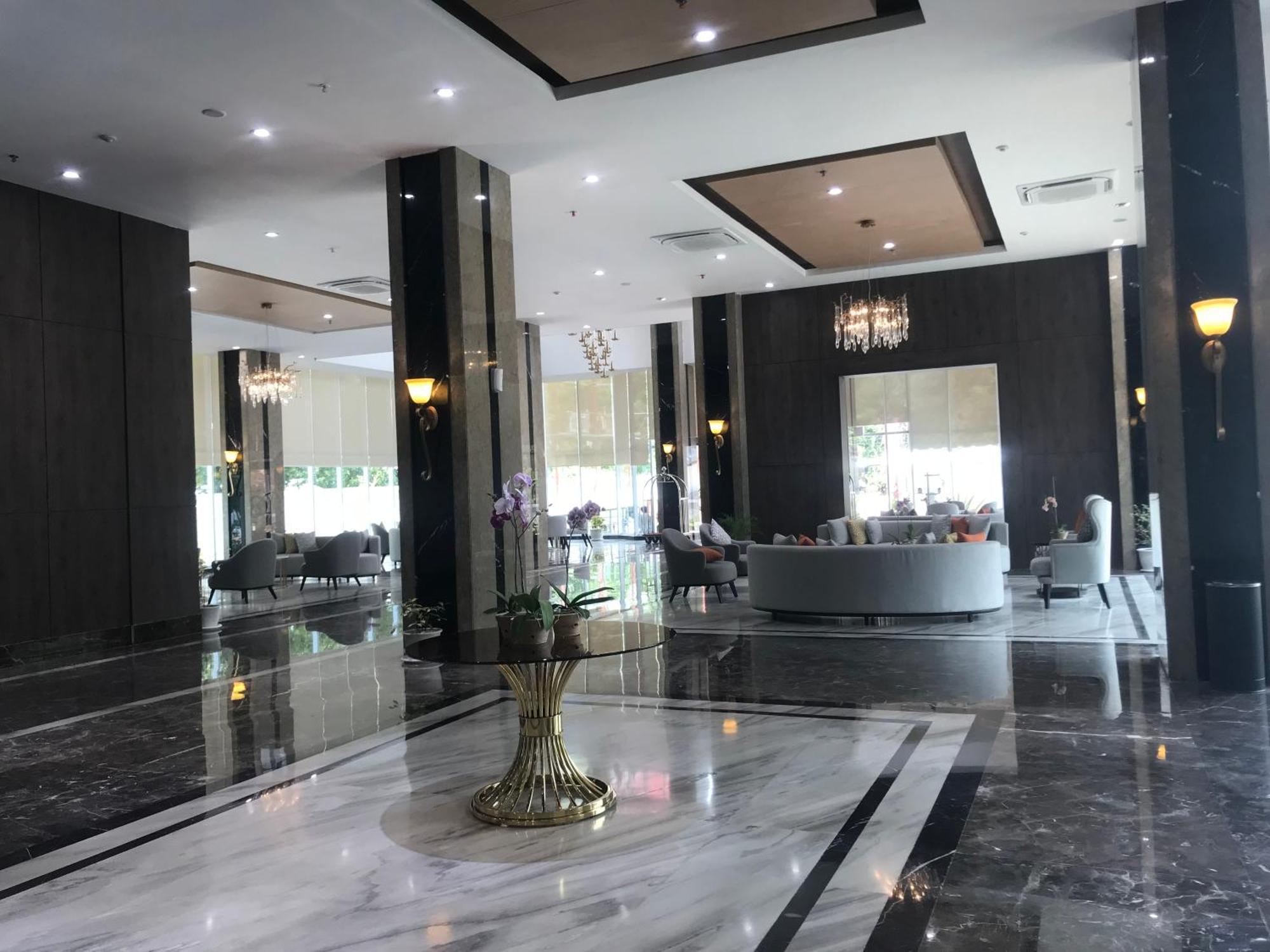 Labersa Hotel & Convention Center Samosir Sinapuran Экстерьер фото